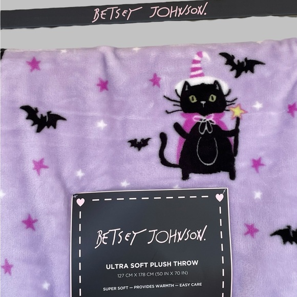 Betsey Johnson Throw Blanket Super Soft NWT Black Cat - Picture 4 of 5